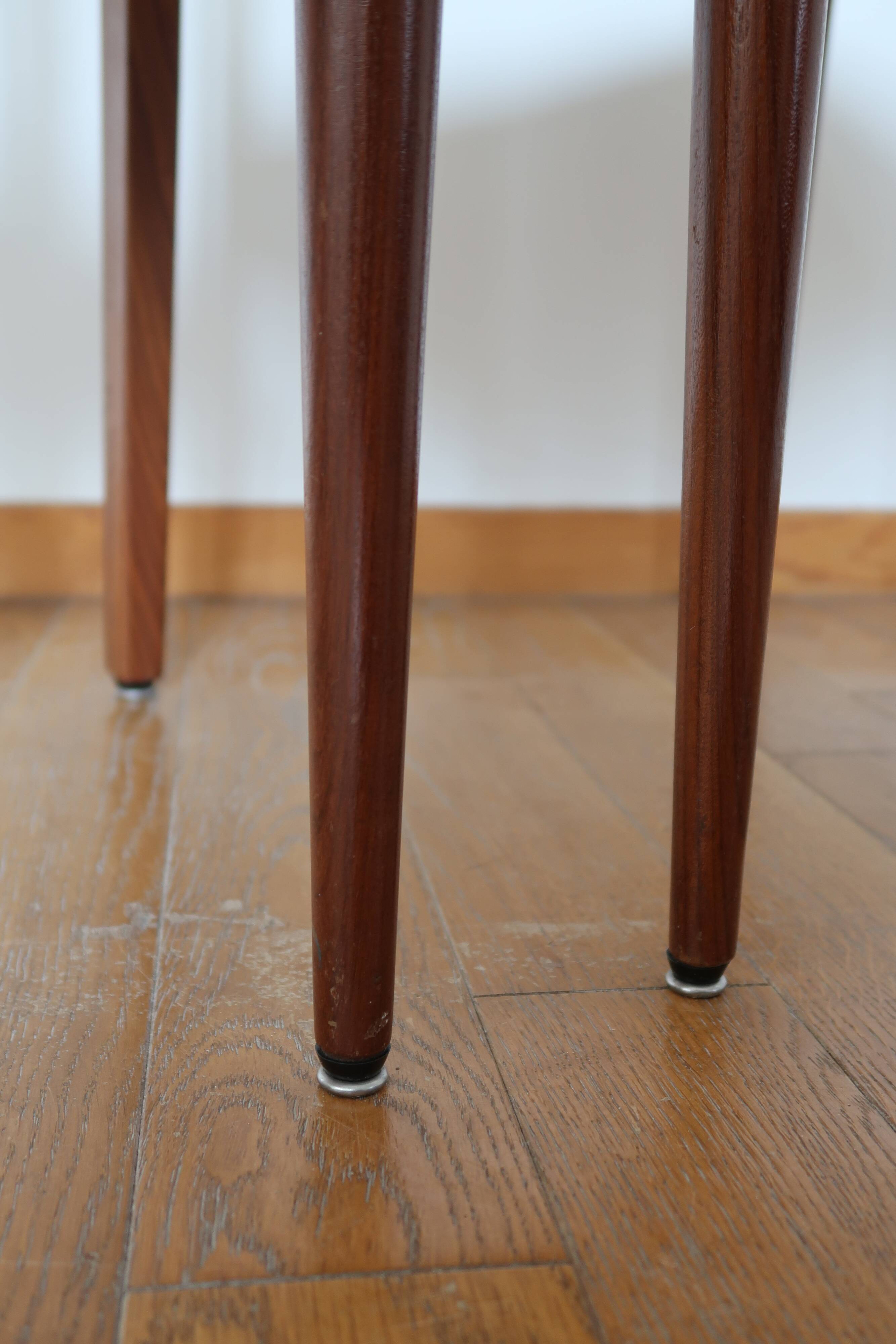 Pair of Scandinavian chairs skaï/teak