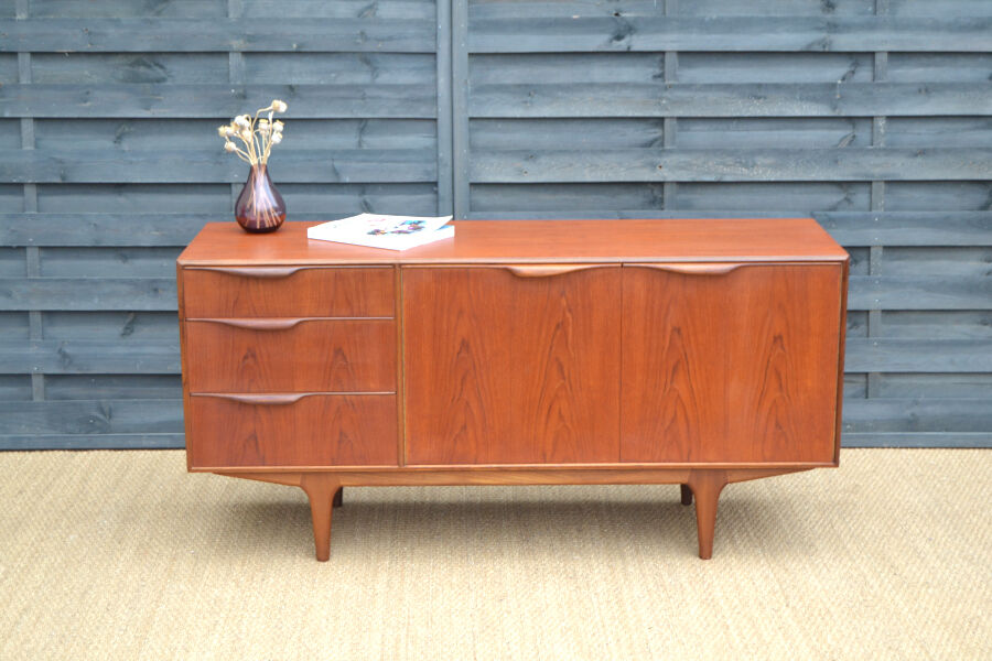 Teak sideboard by McIntosh 152 cm