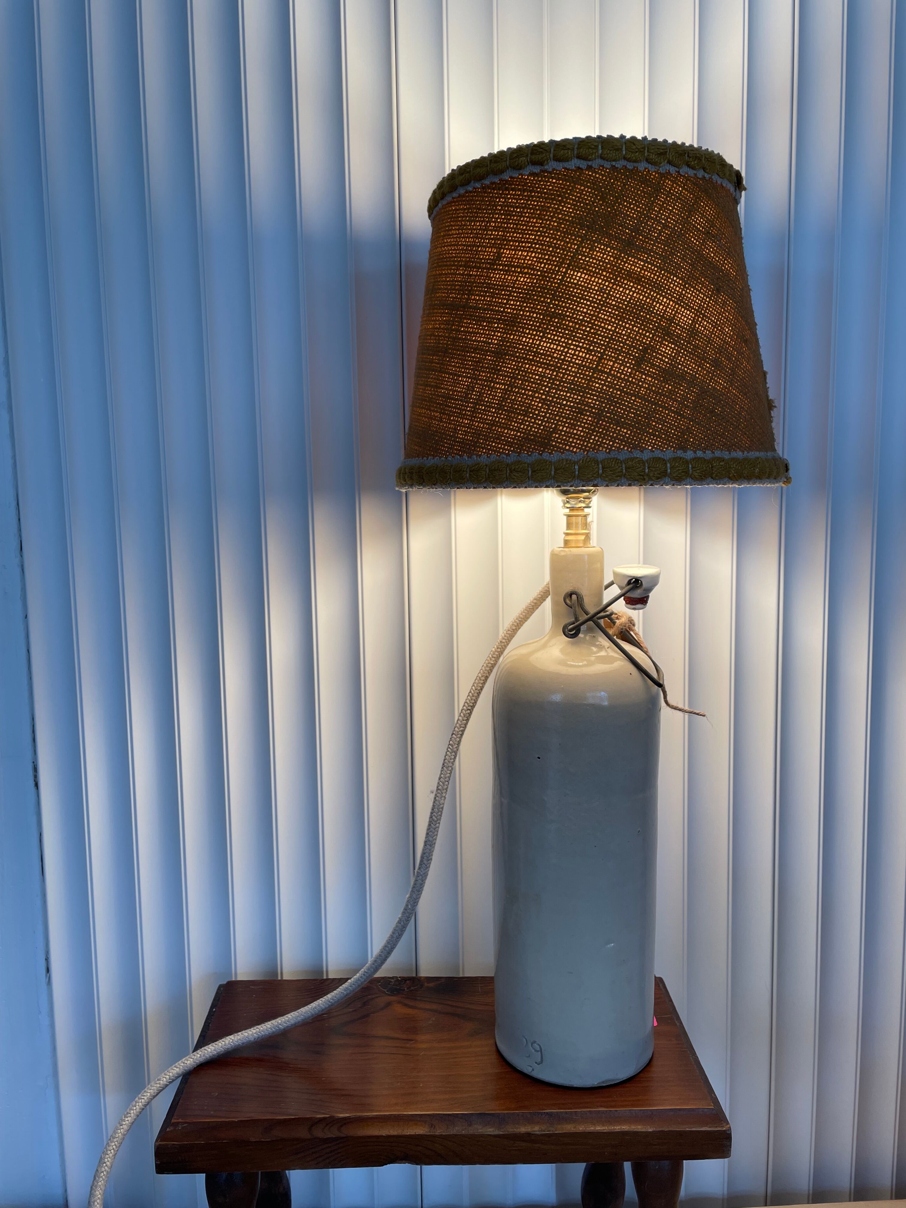 Beige ceramic table lamp