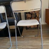 2 white folding chairs Civic