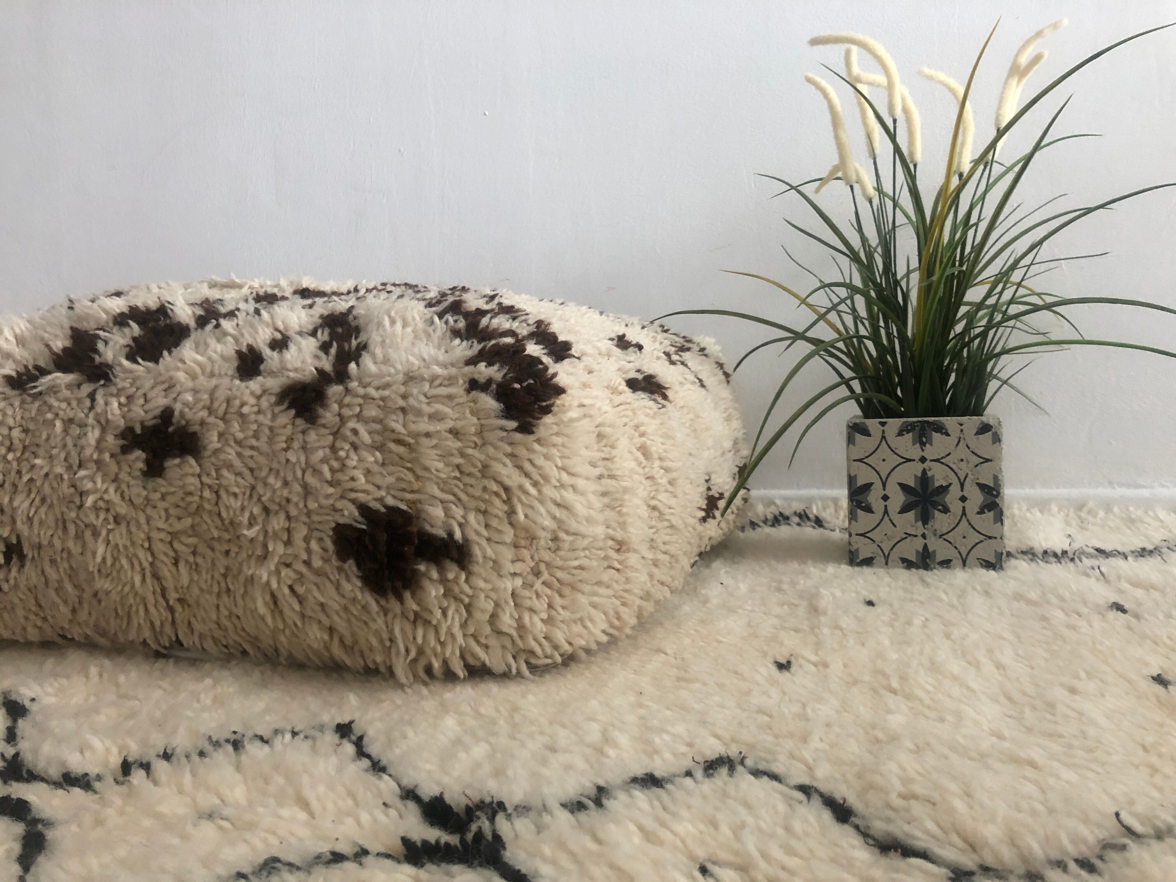Vintage carpet pouf "Beni Ouarain"