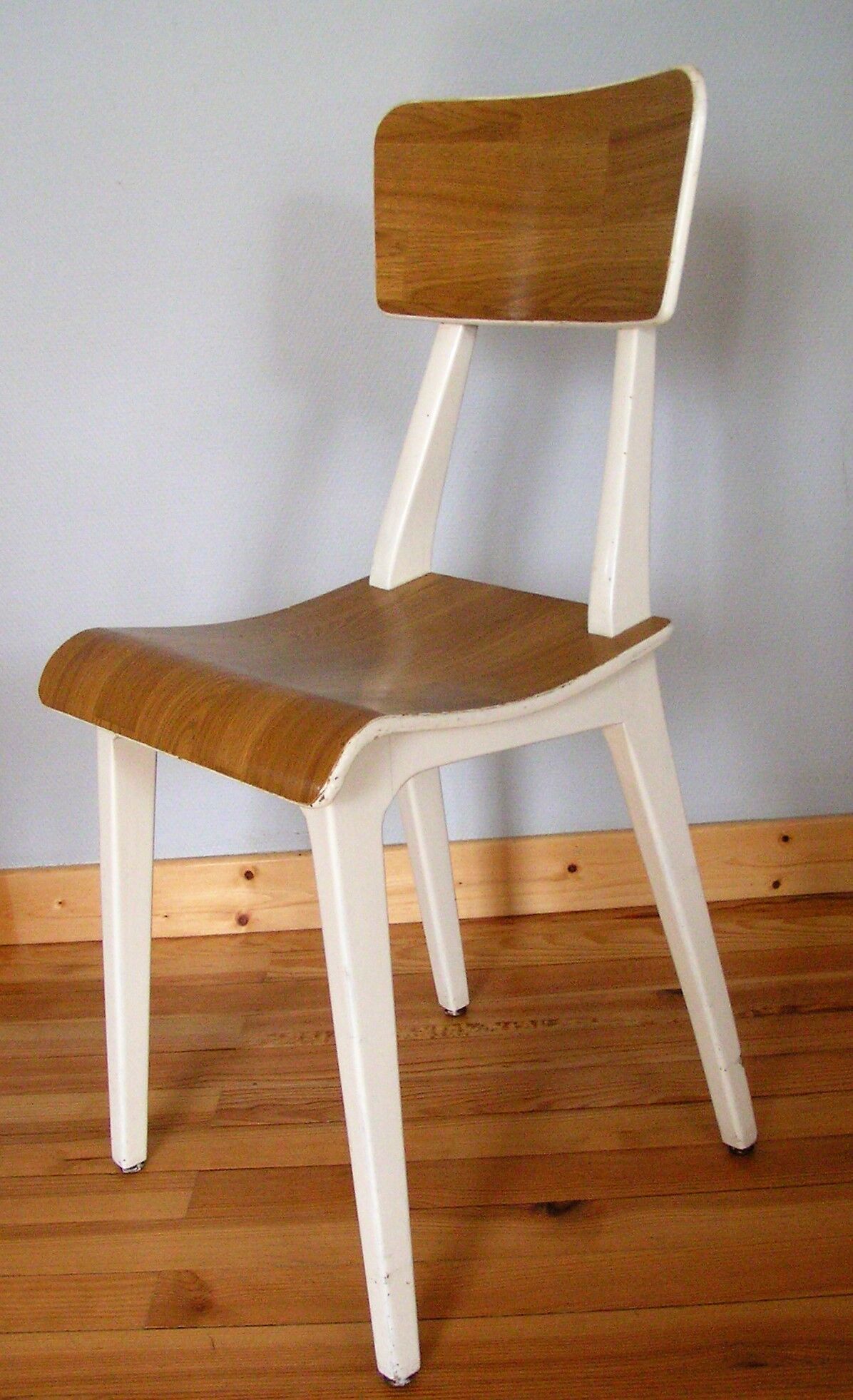 Chaises en bois années 60