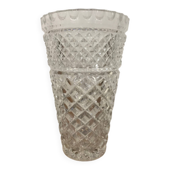 Vase in pure crystal