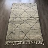 Beni Ouarain white and grey Berber carpet 140x205cm