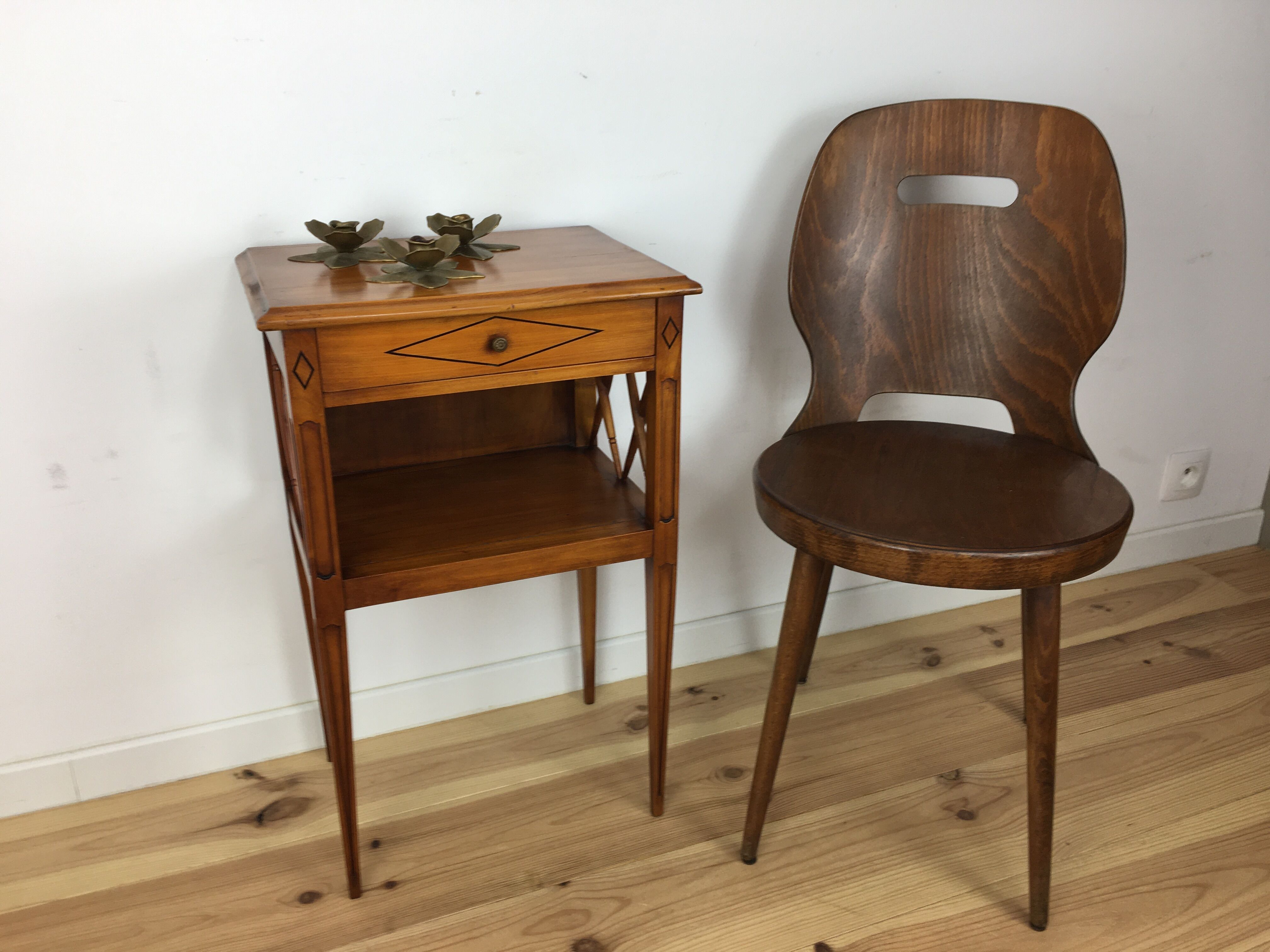 Bedside Directory Style, Louis XVI