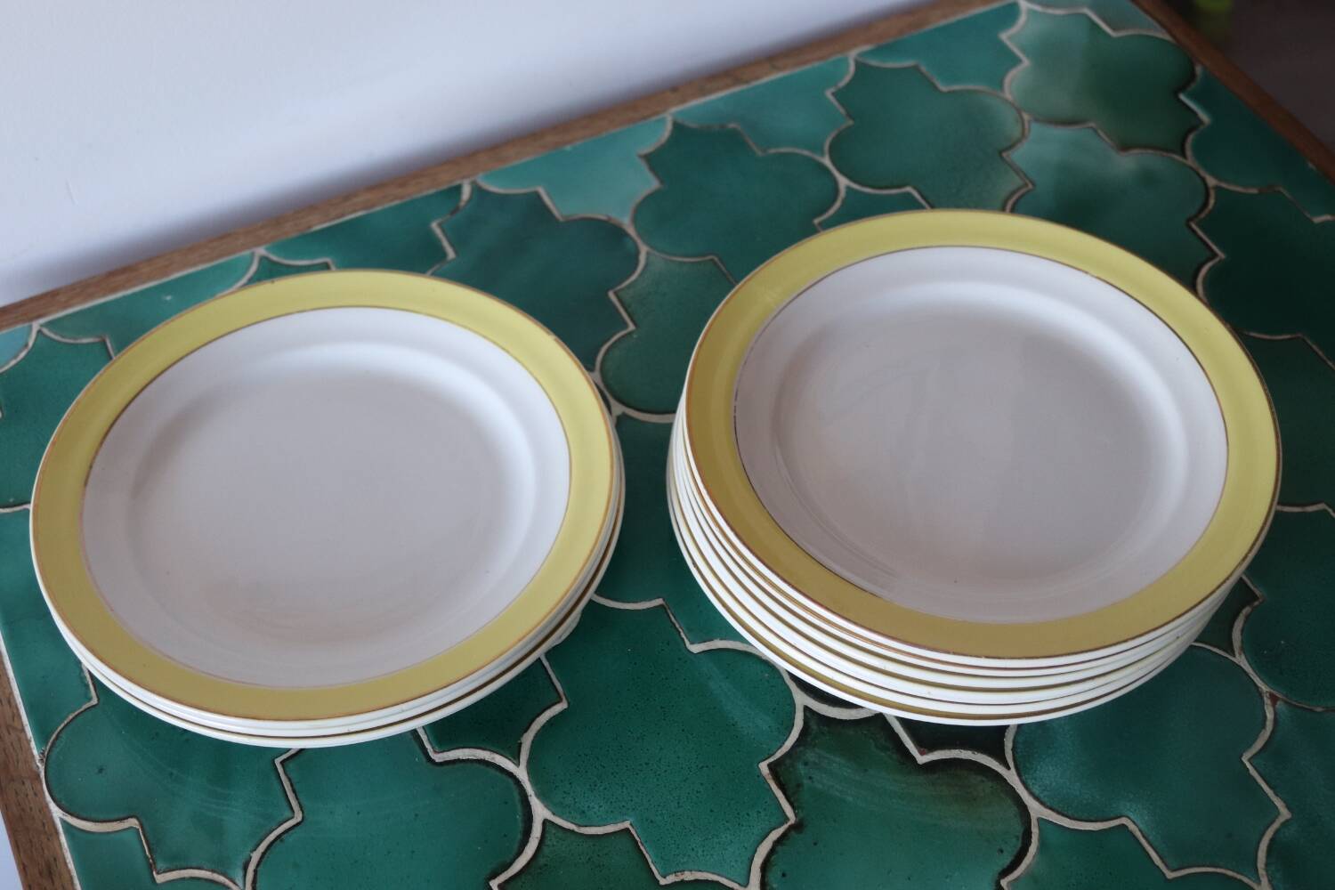 11 assiettes jaune KG Lunéville france