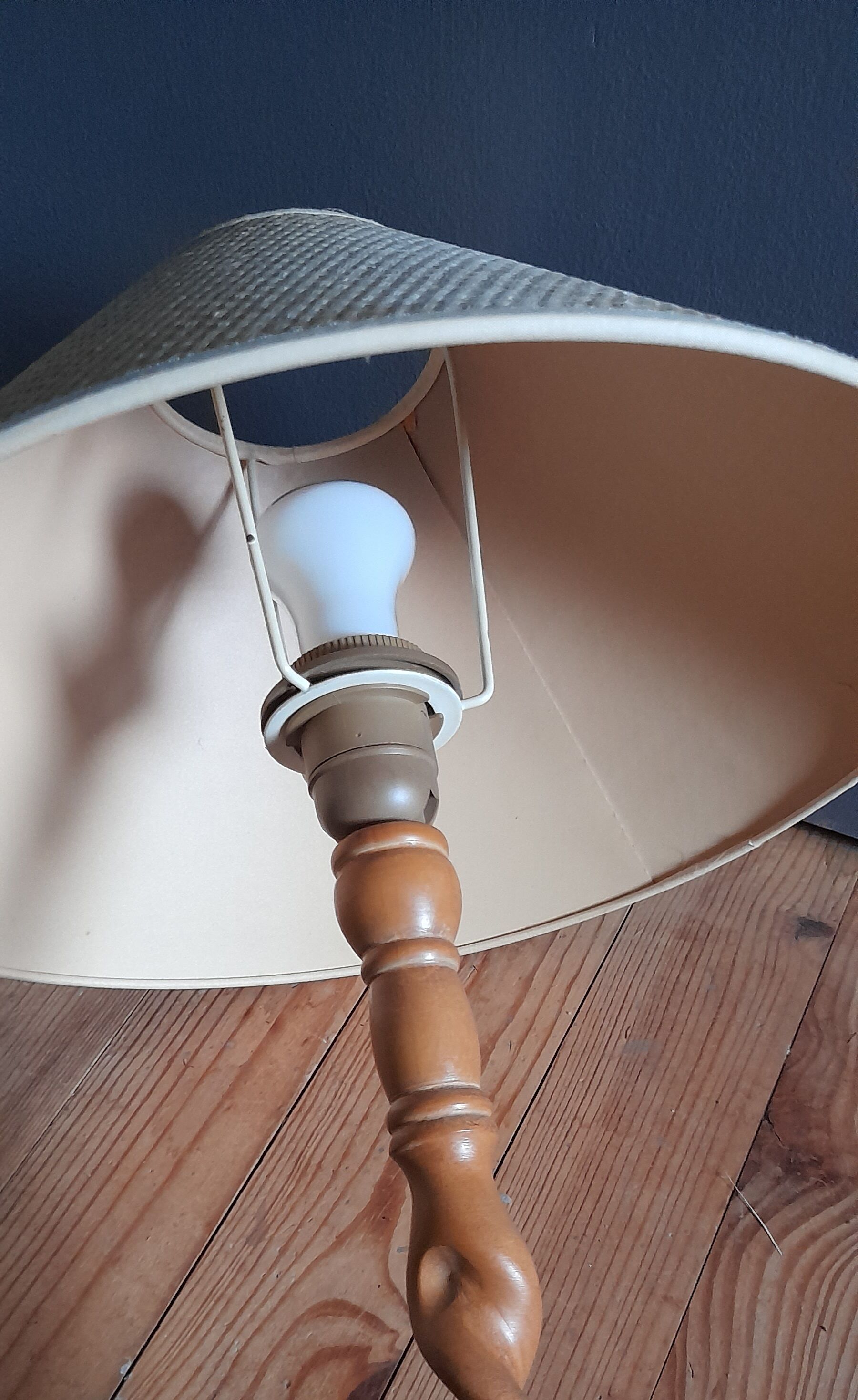 Table lamp in braided blond wood, braided rattan lampshade, 70 years
