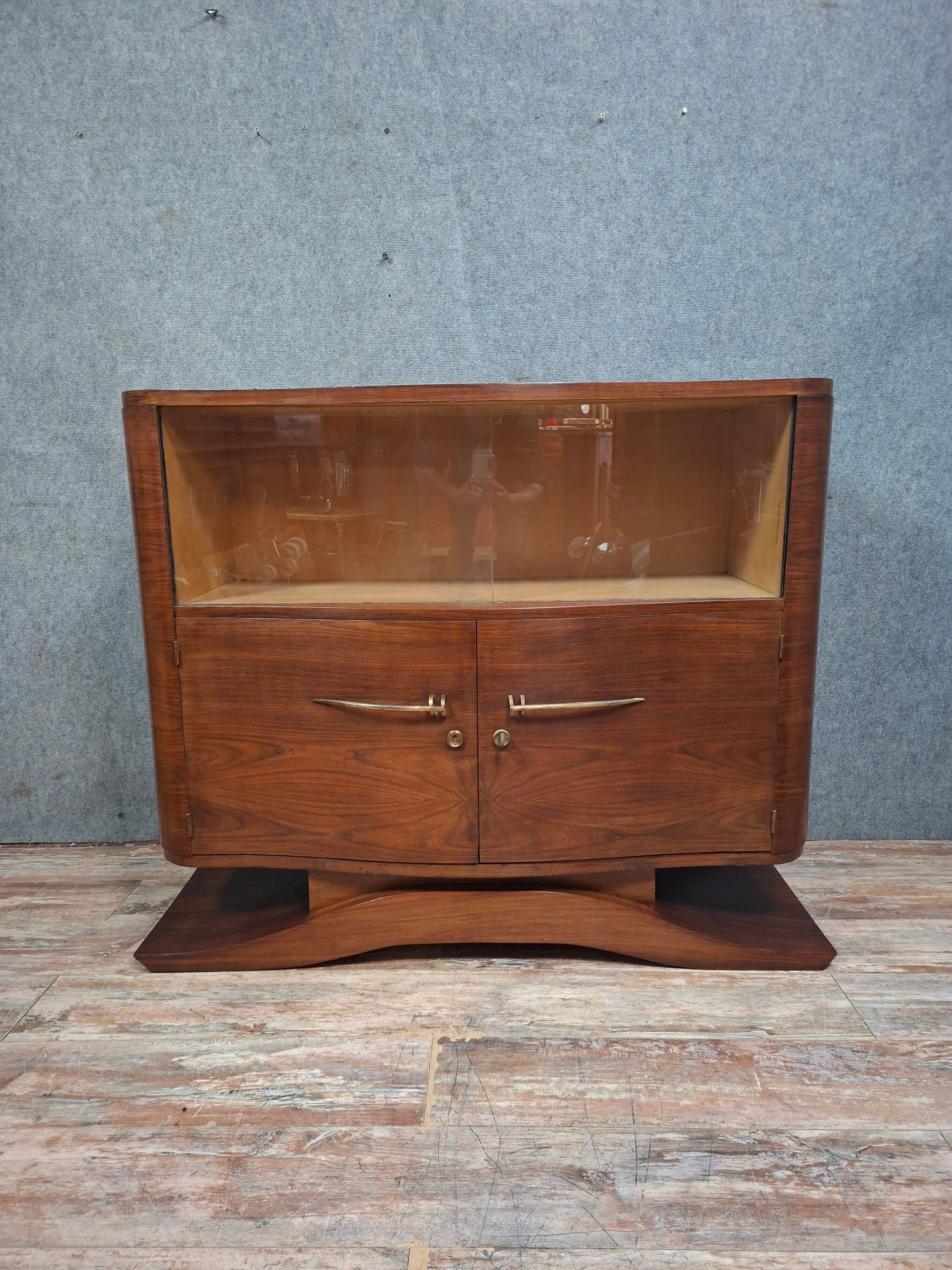 Buffet / Vitrine Art Déco en placage de noyer – Vers 1930