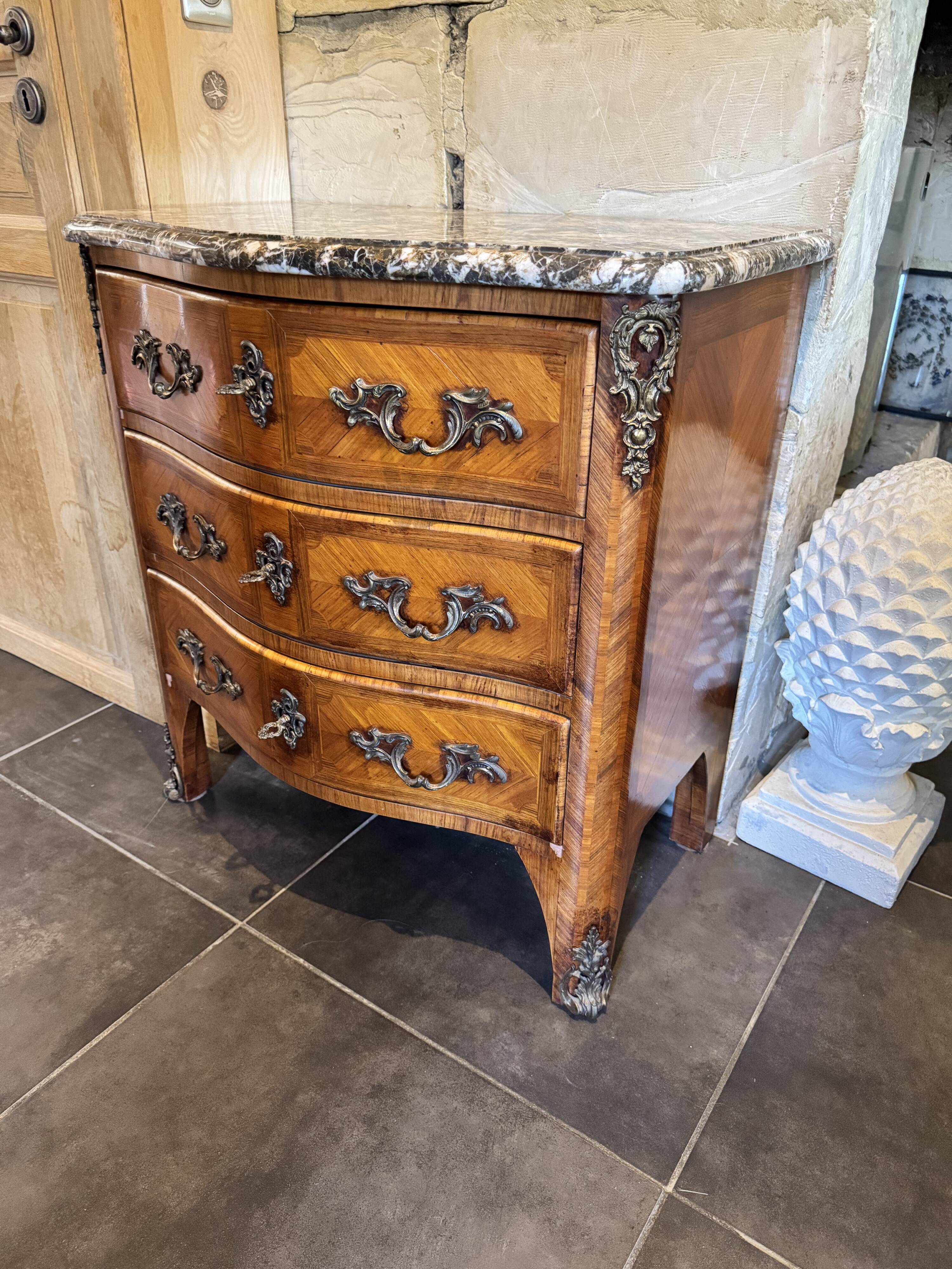 Small Louis XV Transition jump commode, Breccia marble, 79 cm