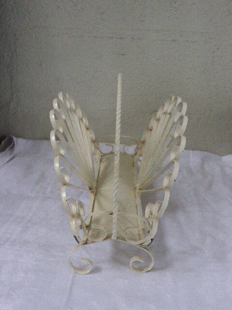 Magazine rack in white wrought iron the wheel of the peacock 1950
