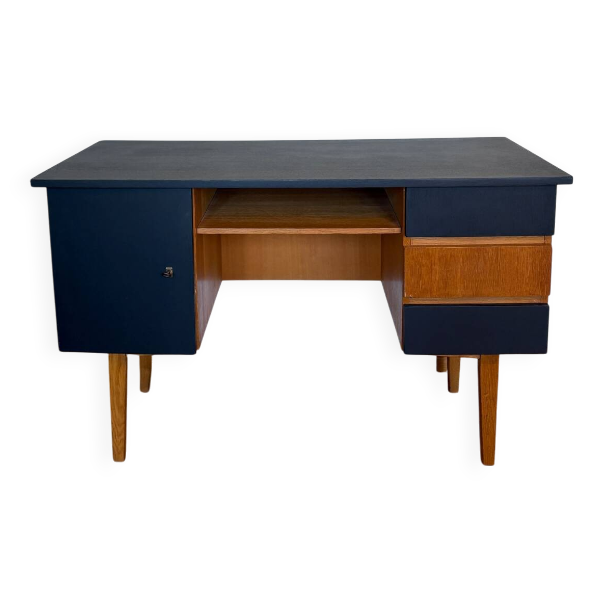 Adult desk with compass feet