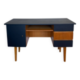 Adult desk with compass feet