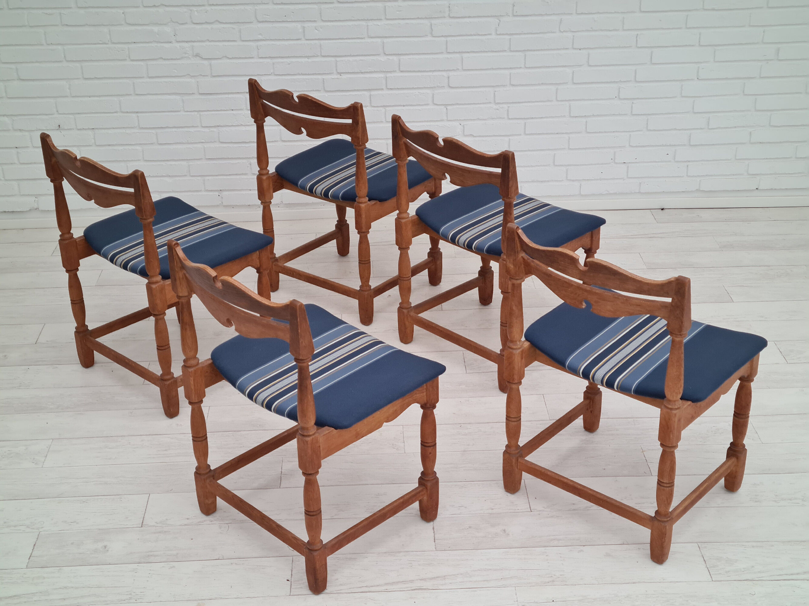 5 chairs in oak wood 1960