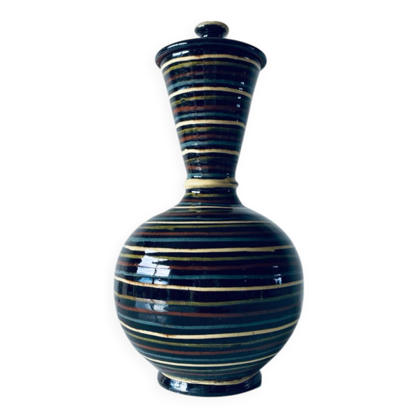 Poterie en terre cuite vernissée