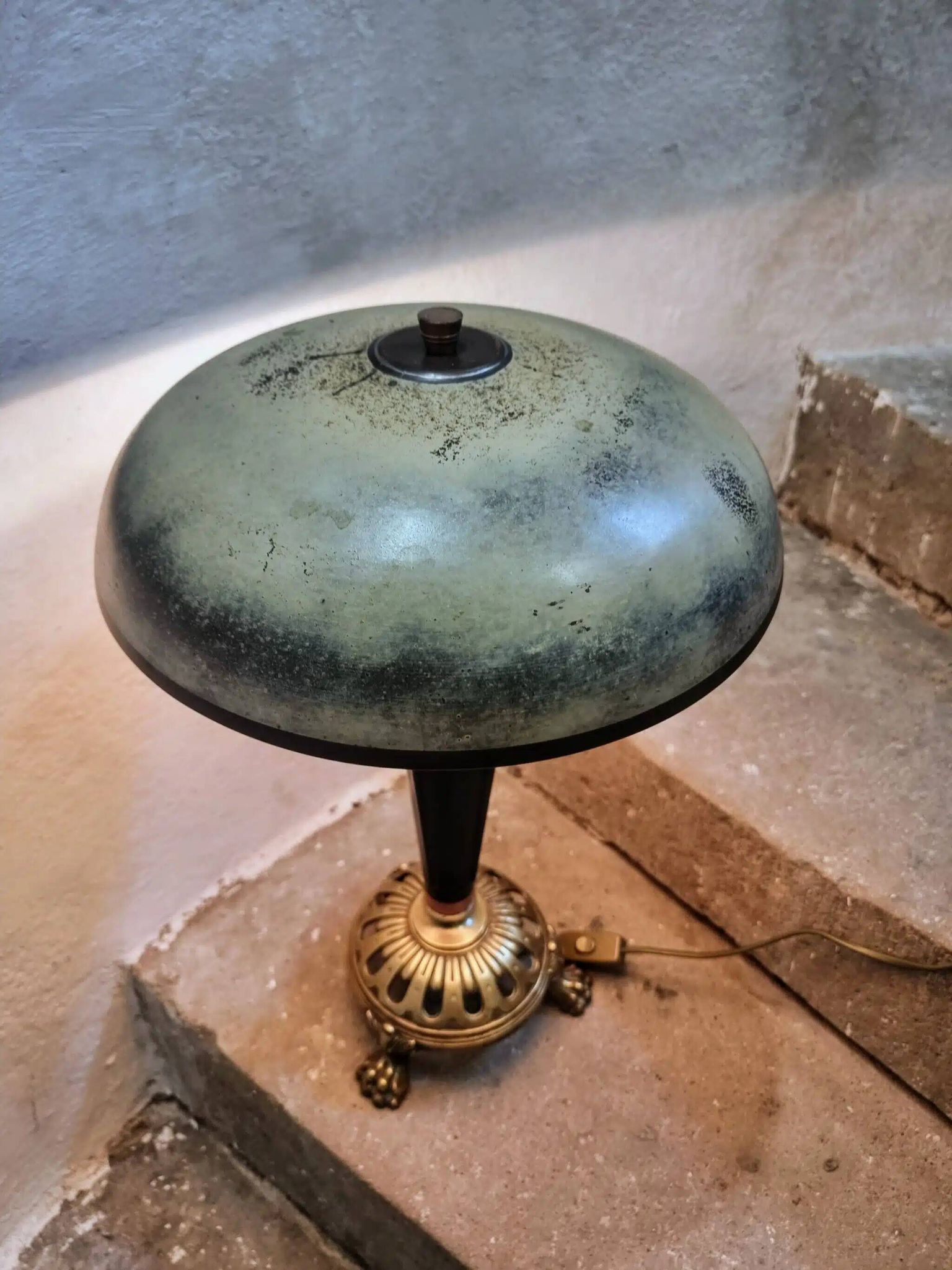 Lampe de table art déco vintage – cuivre, laiton et bakélite – abat-jour champignon – années 1920