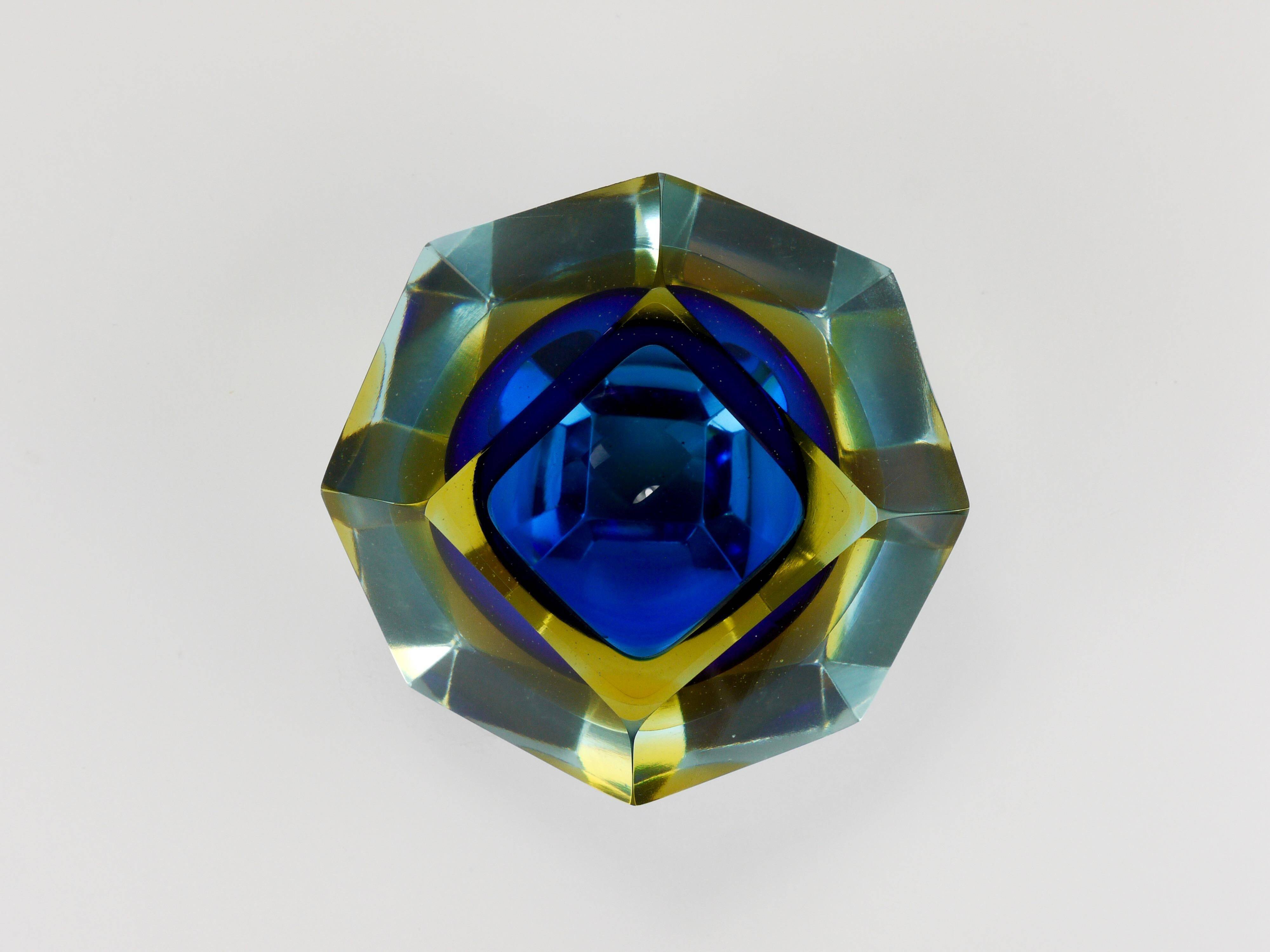 Faceted diamond caviar bowl Mandruzzato Sommerso, Murano glass, Italy, 1960s