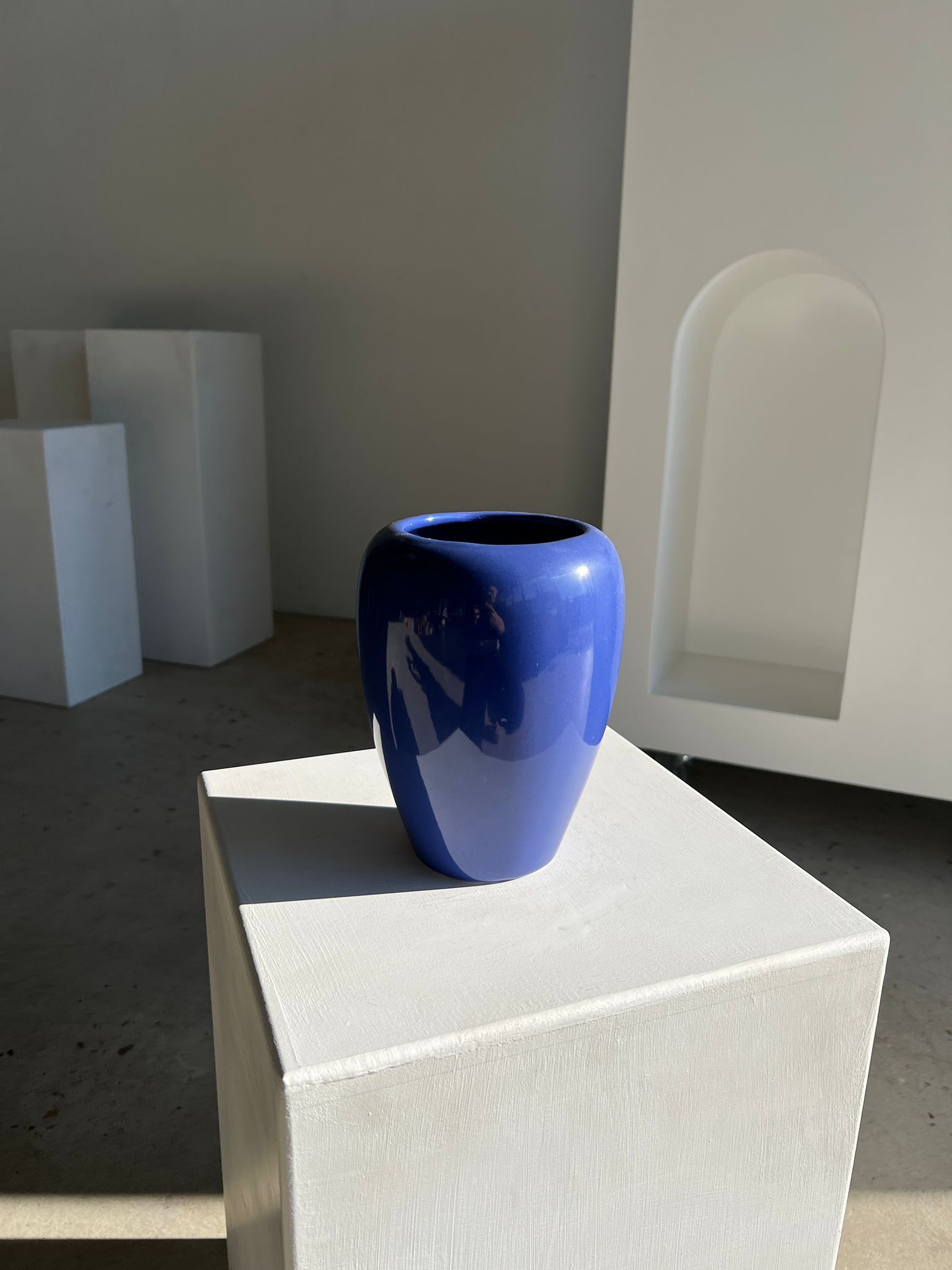 Modern vase oblong dark blue / dark purple H:19cm
