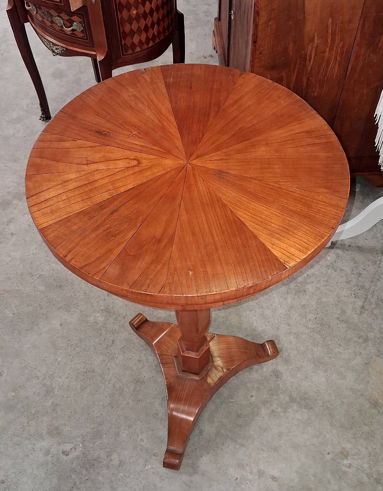 Biedermeier side table in light wood – 19th century