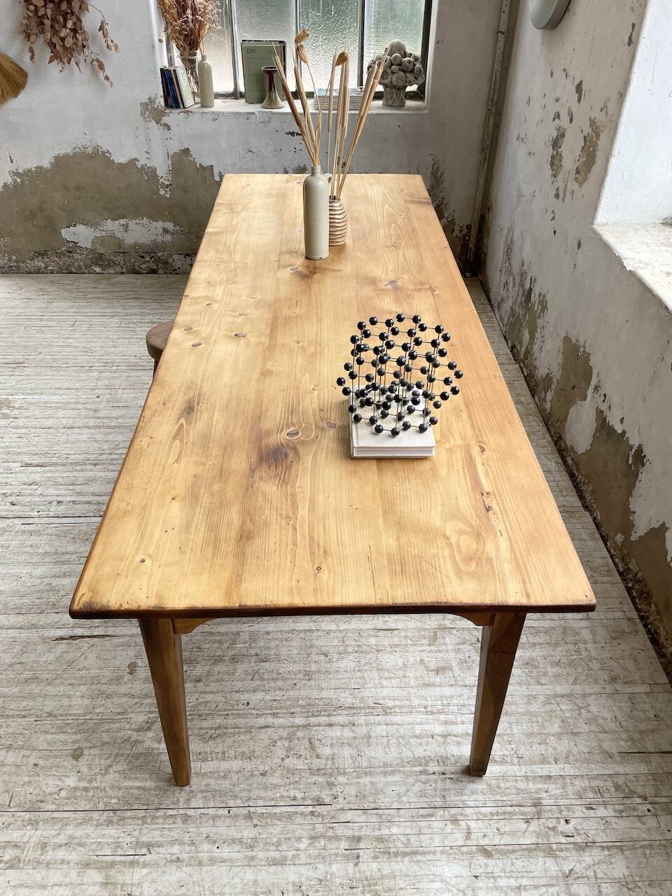 Farmhouse table with spindle legs 2.50m