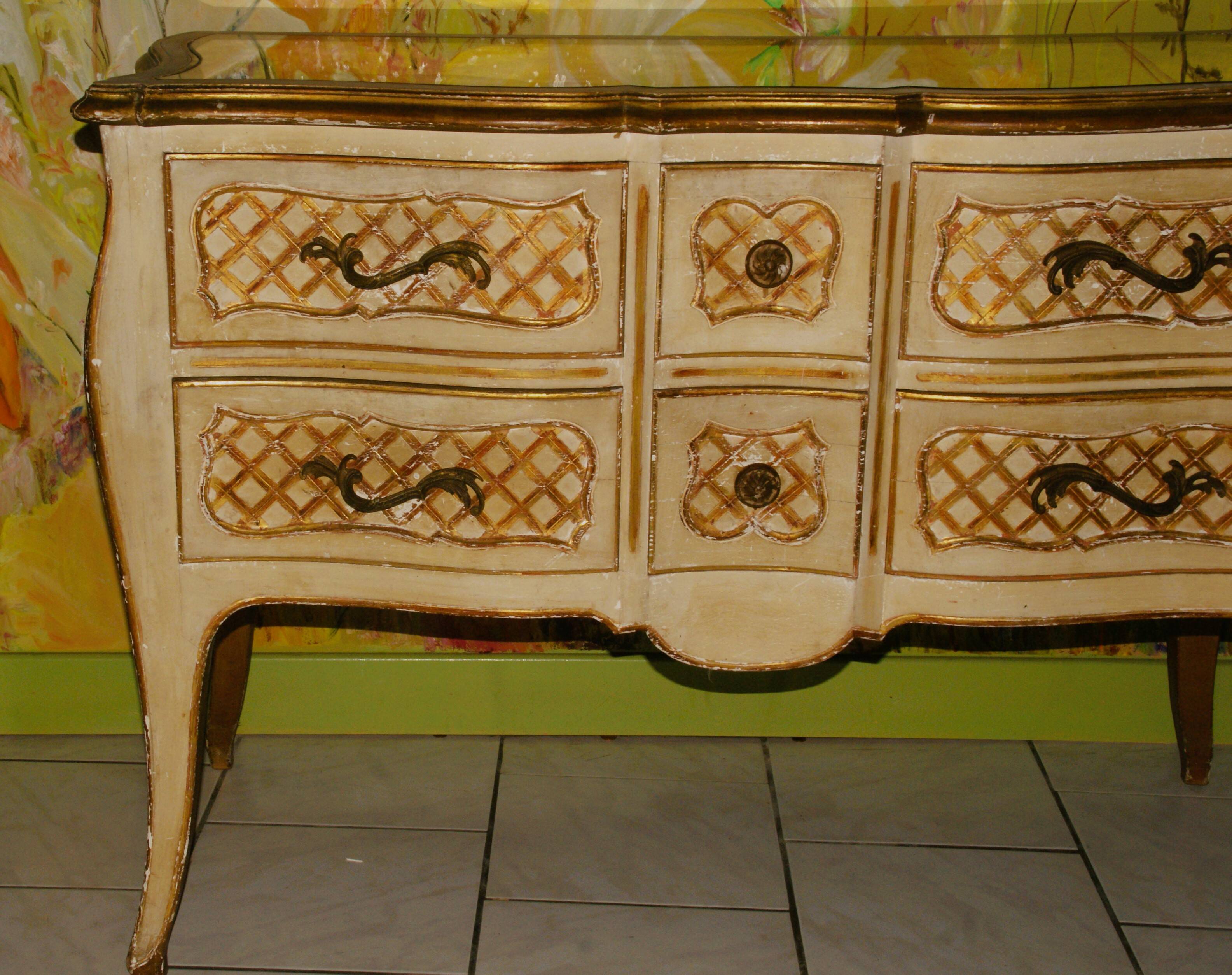 Commode 1900 galbée de style Louis xv