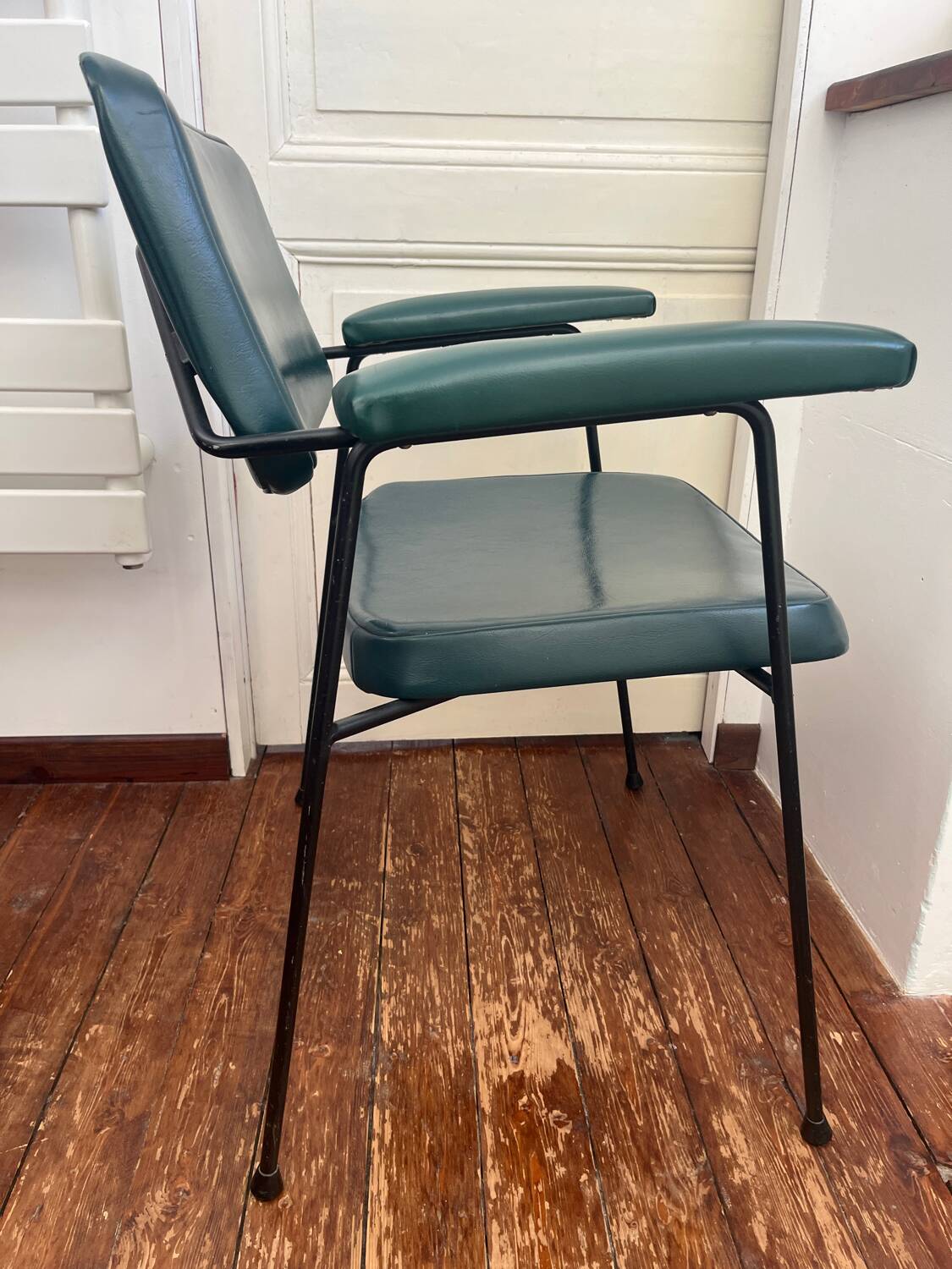 Chair Pierre Paulin CM197