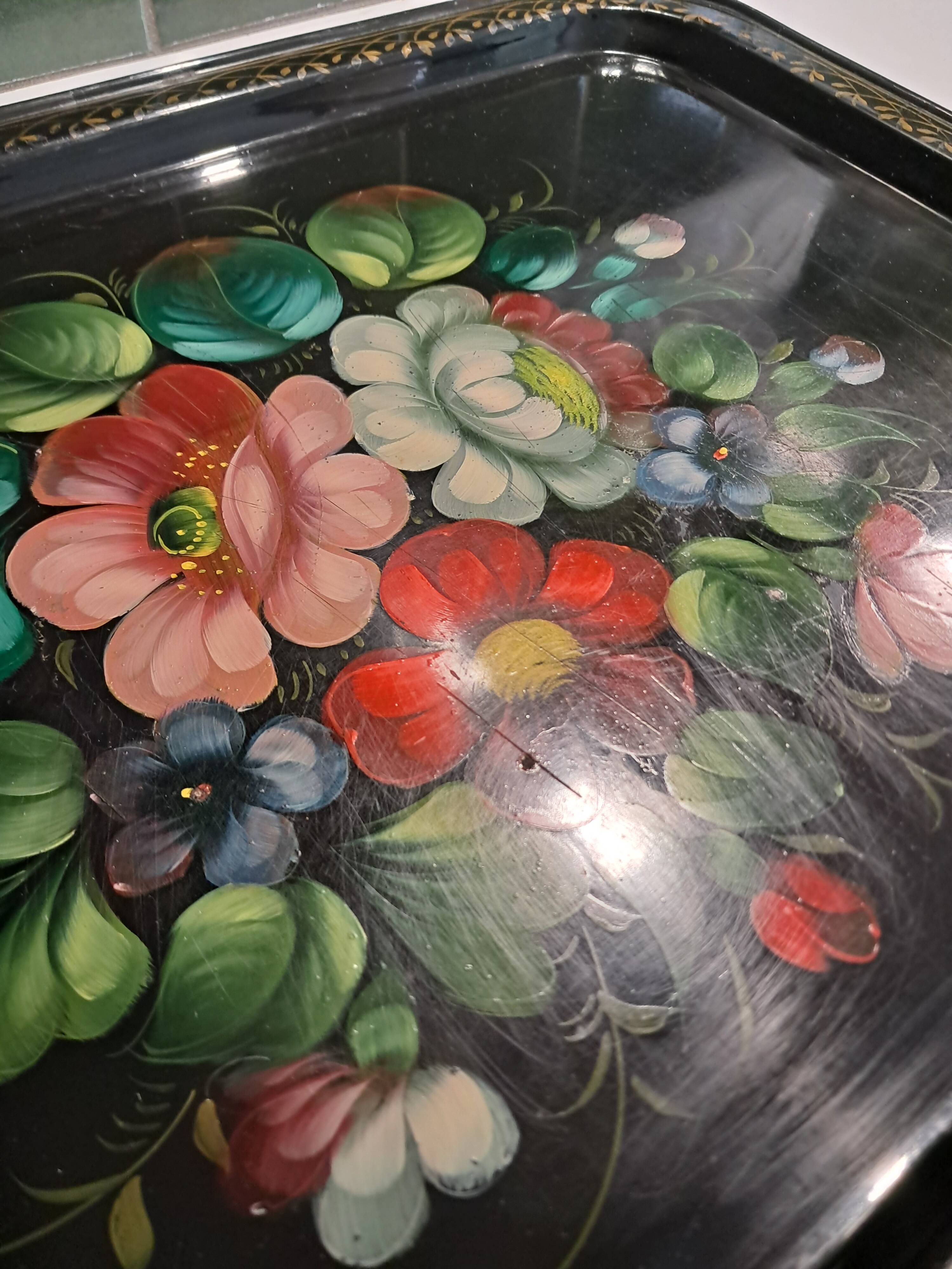 Painted sheet metal tray