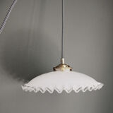 Serrated opaline suspension