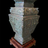 Hu ritual vase China Bronze Baluster Shape