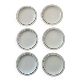 White and silver plates