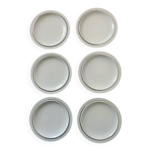 Assiettes blanches et argent