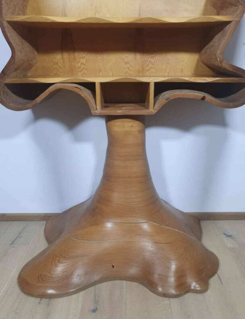 Tree-shaped wardrobe