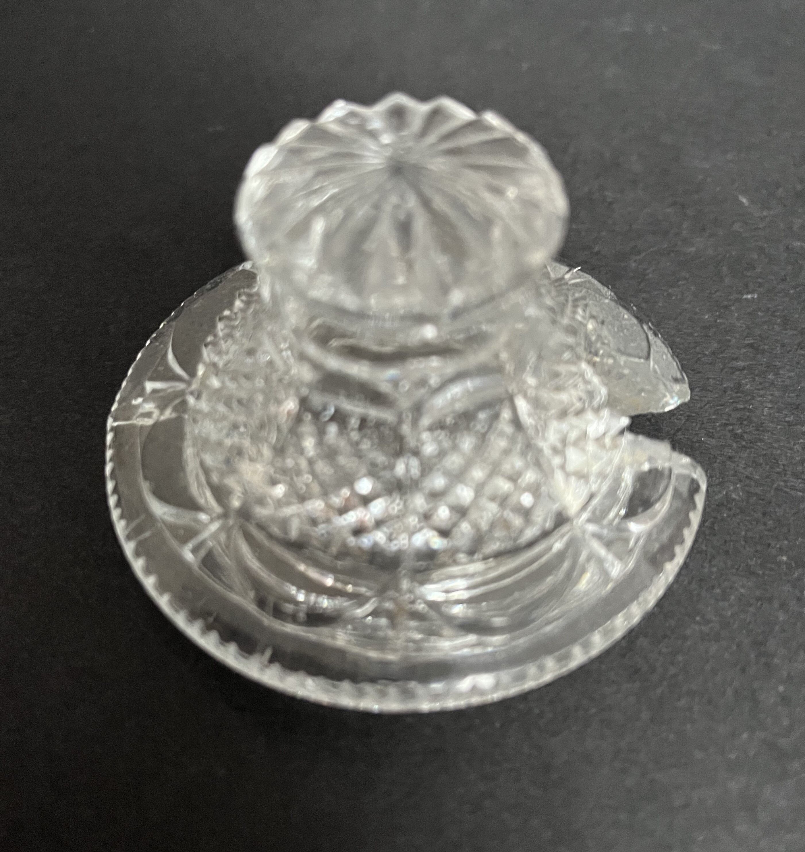 Moulded glass mustard