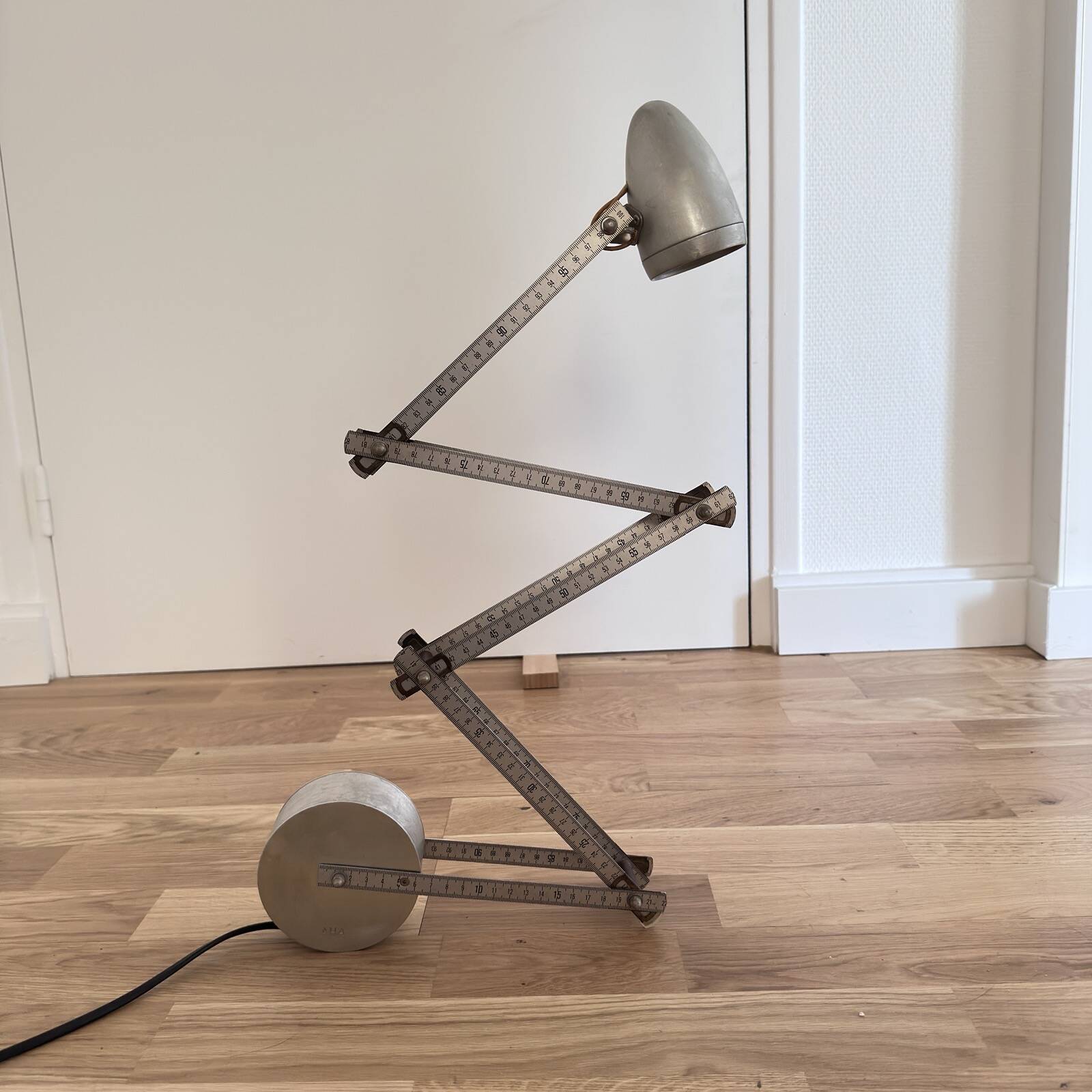 Aha desk lamp by DEMETER