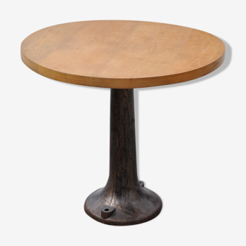 Table round oak undue foot