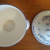 Bonbonnière in blue Moustiers earthenware