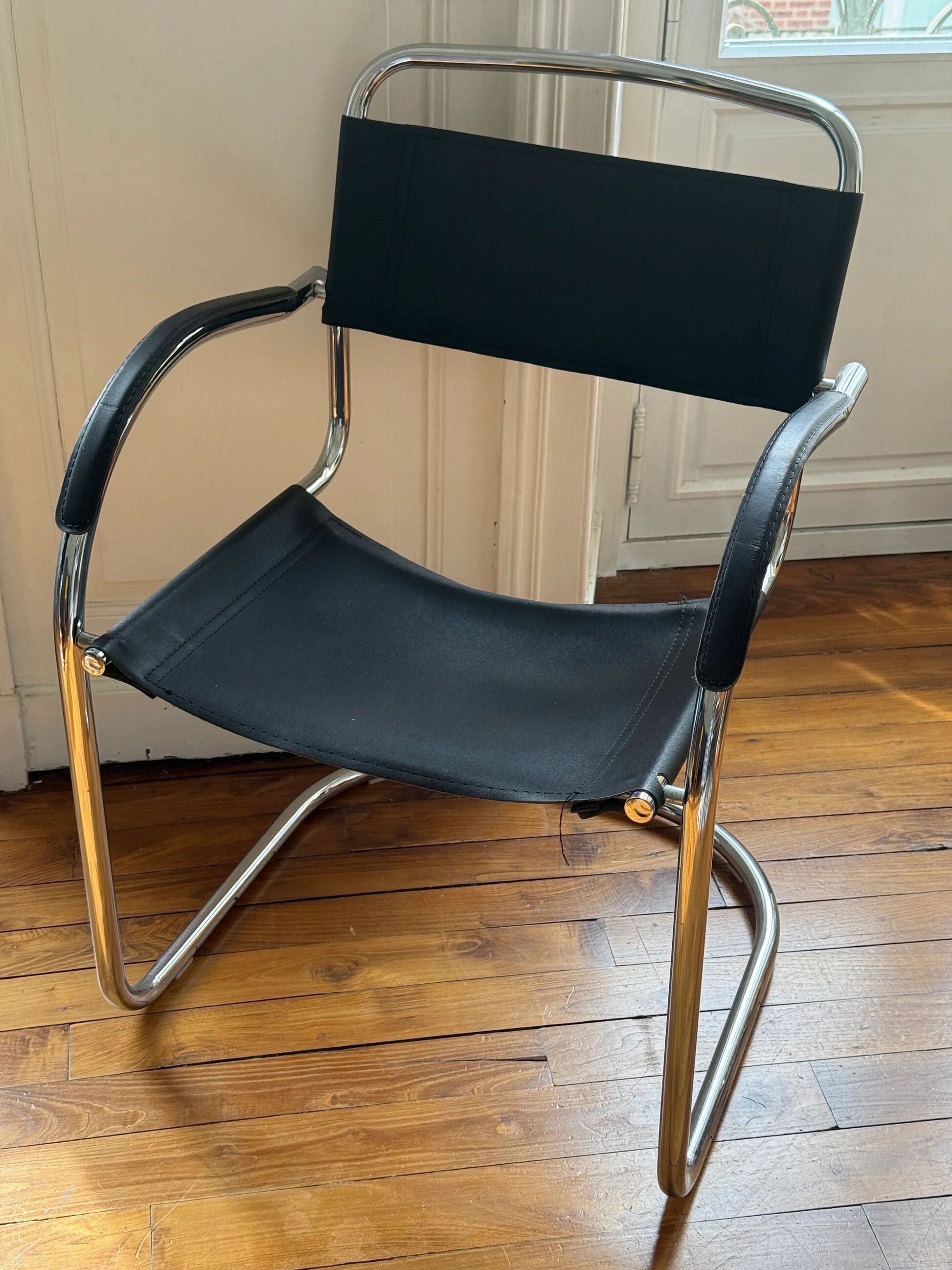 Cantilever chair style Marcel Breuer