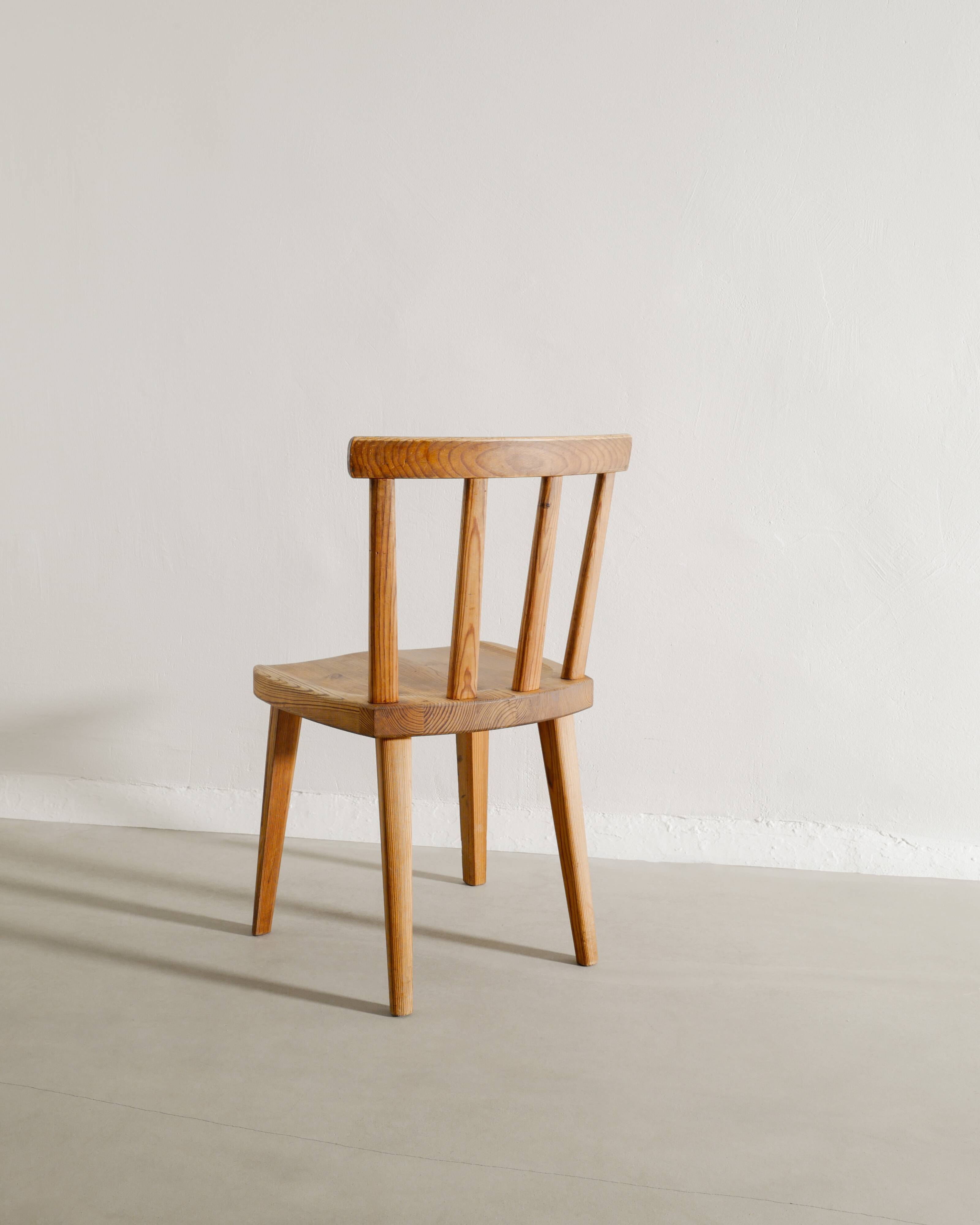 Swedish Modern Wooden Axel Einar Hjorth "Utö" Dining Chair in Pine, 1930s