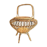 Rattan worker