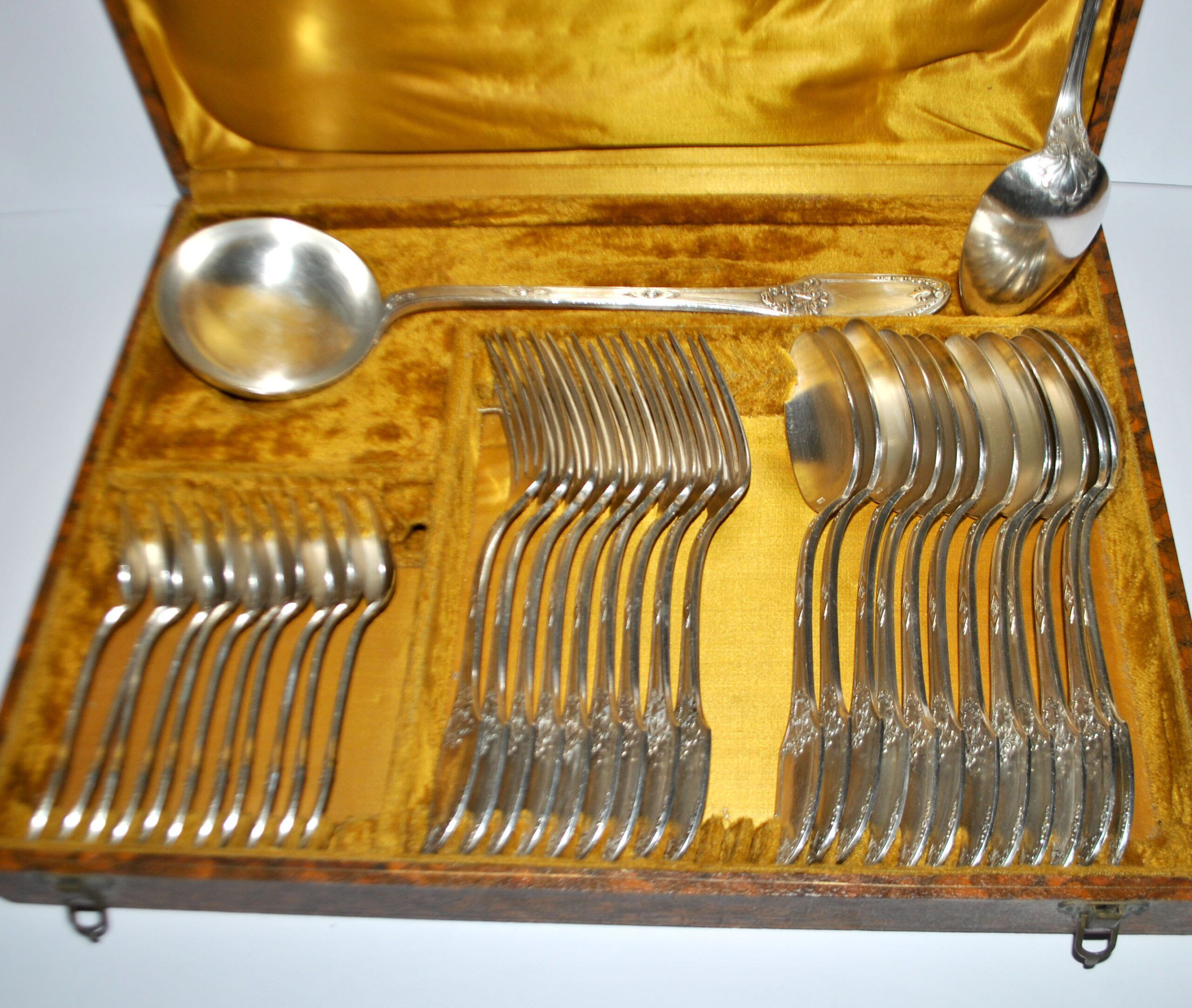 Boulenger household items 34 place settings Empire Marie-Louise 12 soup spoons 9 forks 11 dessert spoons