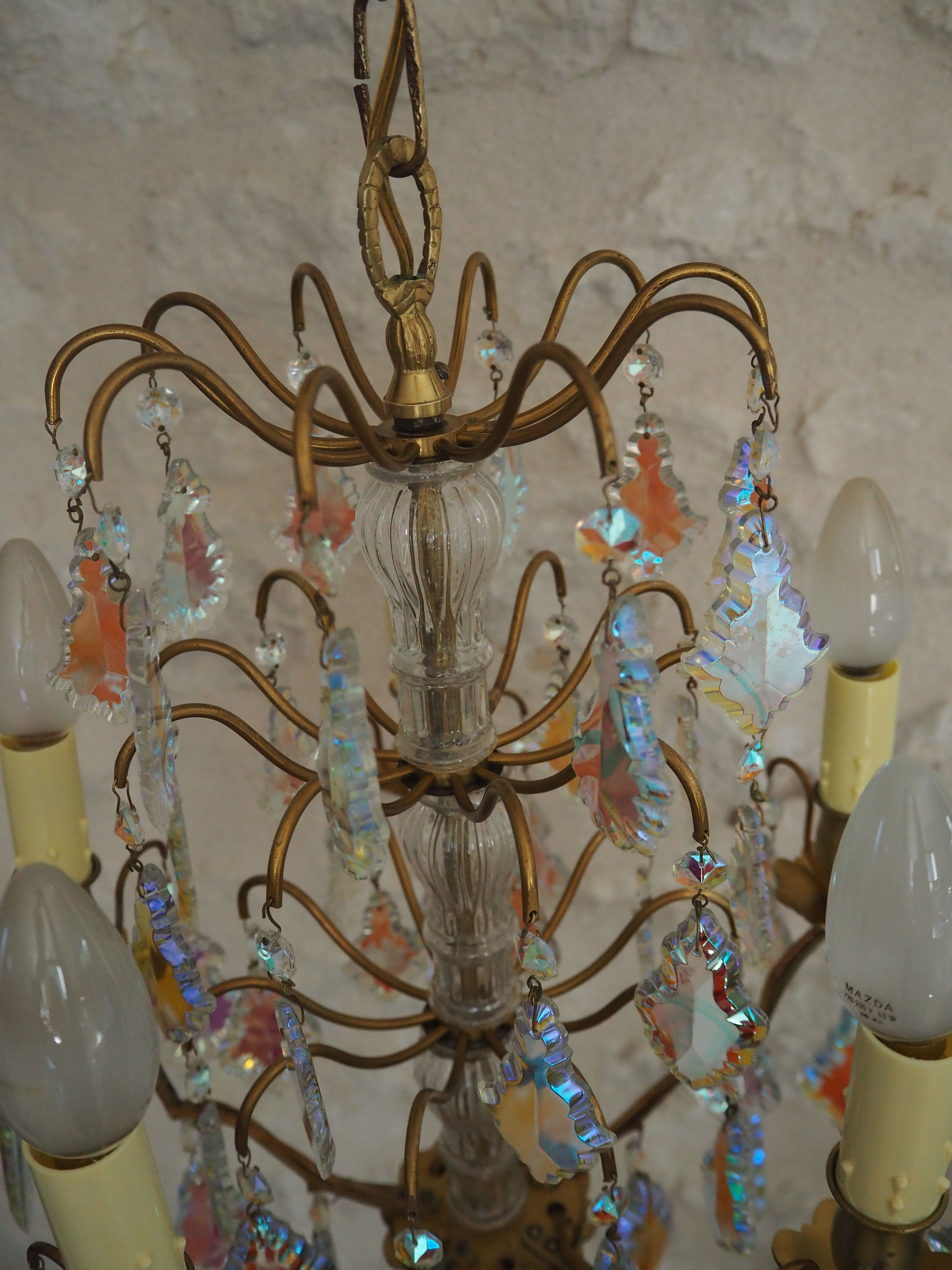 Lustre à pampilles en verres nacrés et bronze