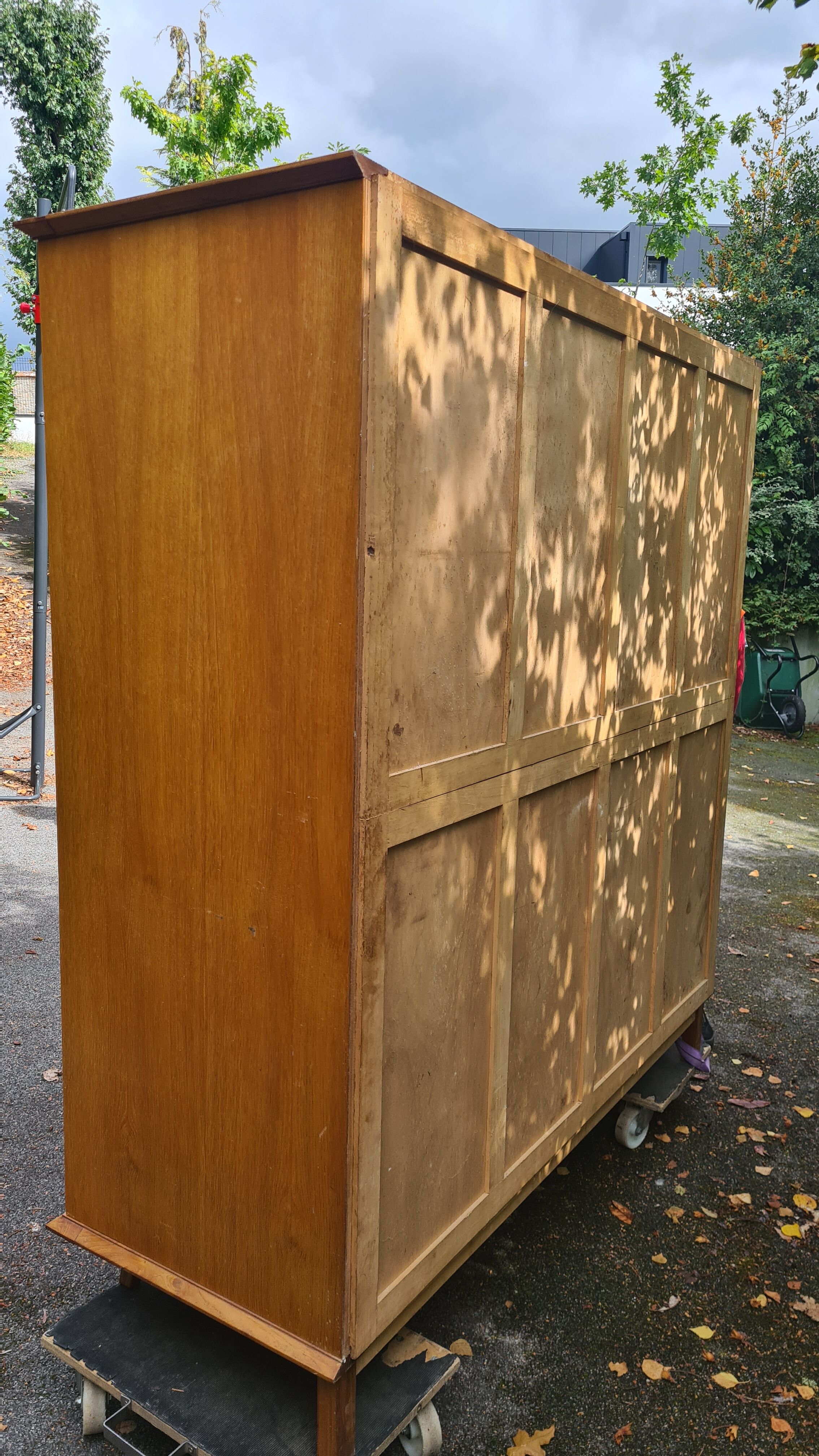 Wooden wardrobe / wardrobe feet compass / 60s