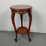 Pedestal table