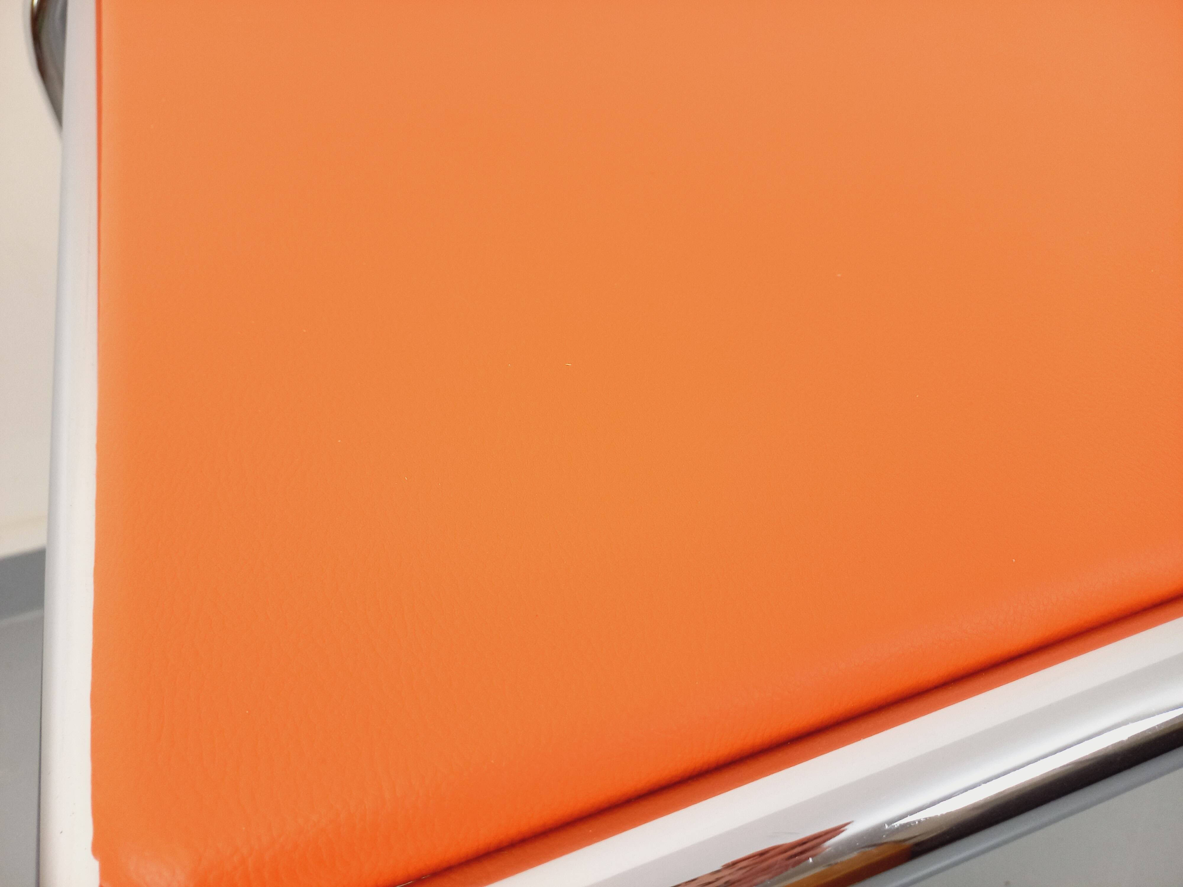 Bureau vintage en skai orange et chrome des années 70