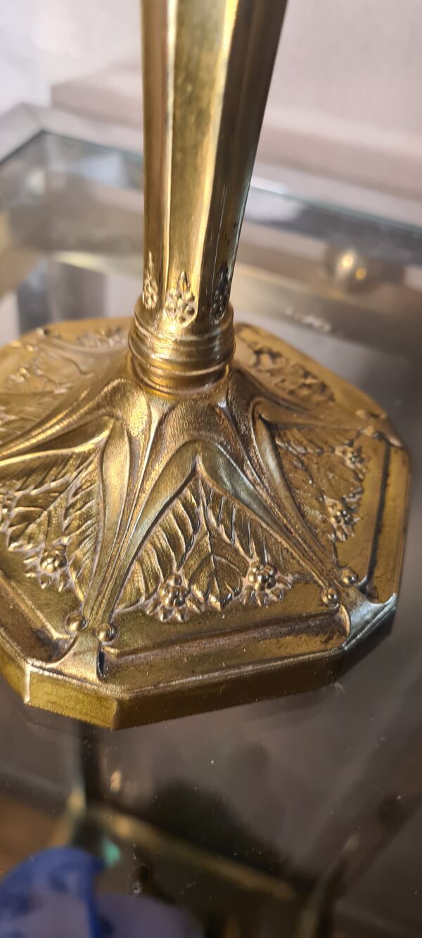 Lampe bronze doré  ciselé  ,art nouveau  ,art deco avec jolie tulipe  original 33x15  electricité ok