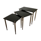 Tables gigognes