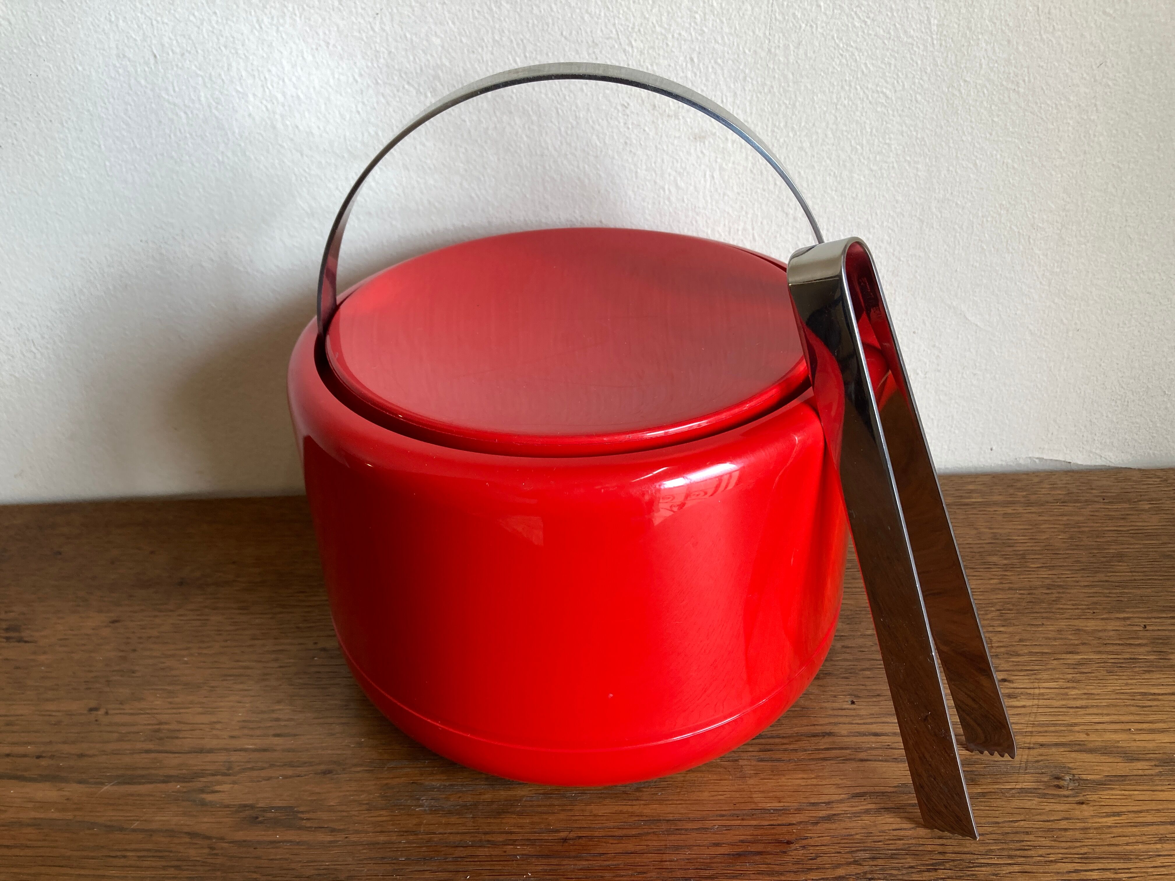 Stelton Denmark ice bucket in red ABS, Space Age pop 1960.