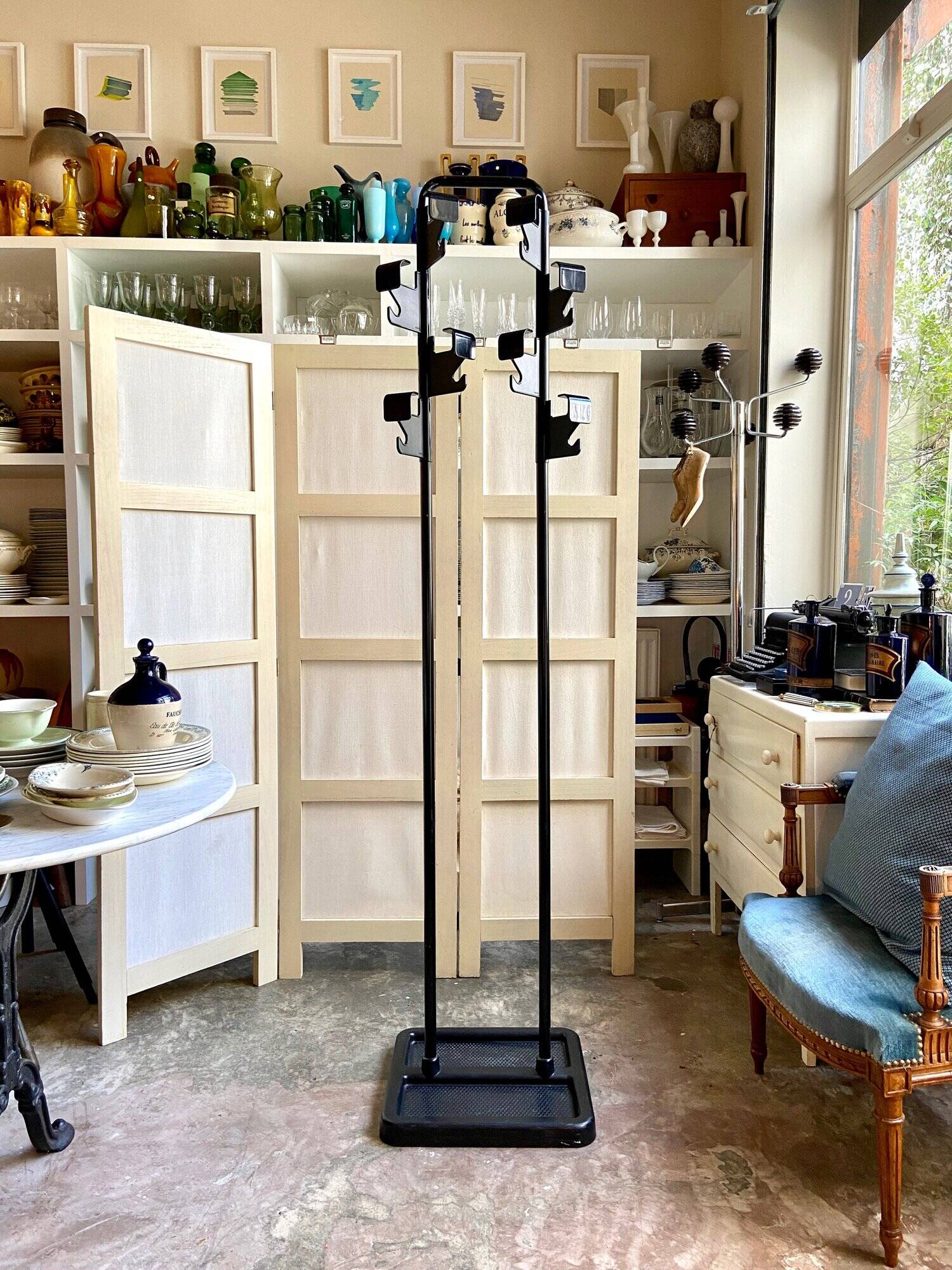 Porte-manteaux 8 patères en métal et plastique noir par Jean-Pierre Vitrac pour Manade, années 1970