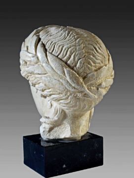 reproduction of the laureate Apollo head from Vaison-la-Romaine