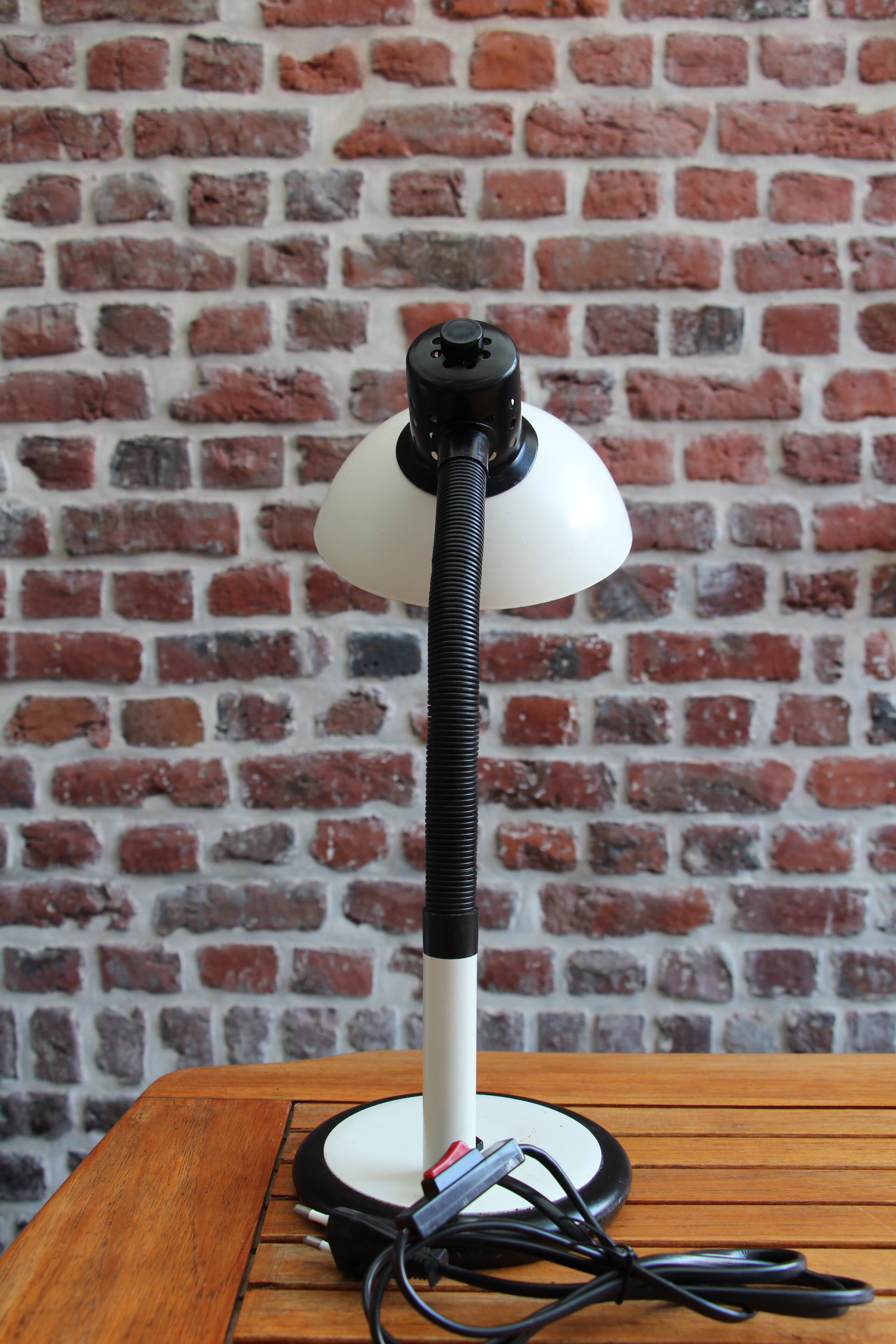 80's white aluminum desk lamp