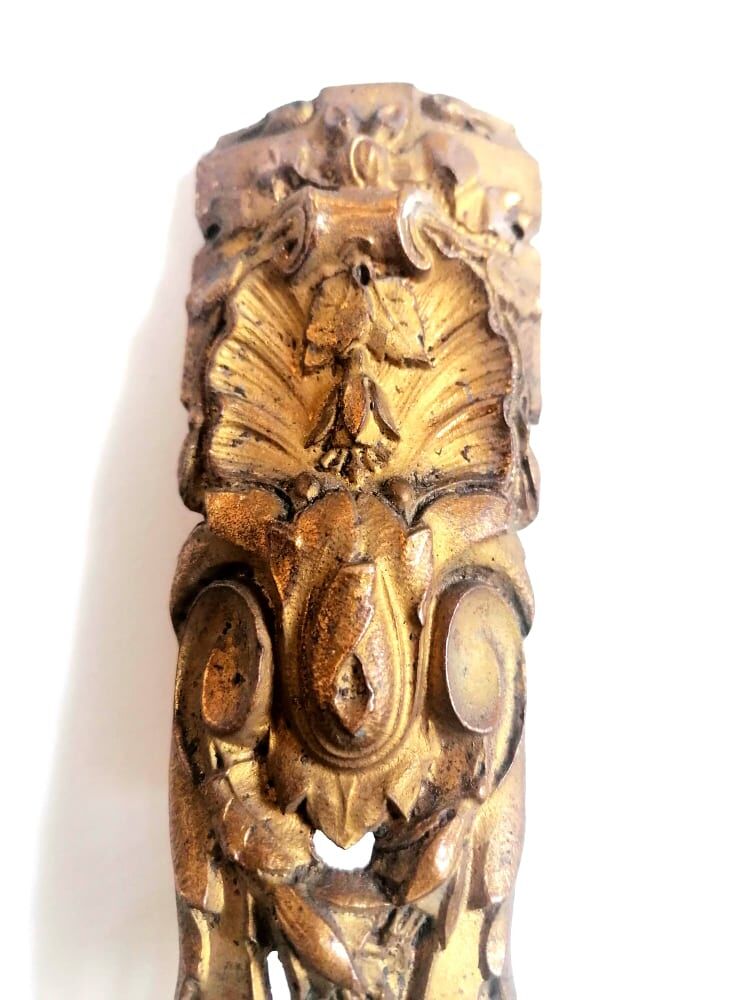 Frontons, garnitures d'ameublement en bronze style louis xv
